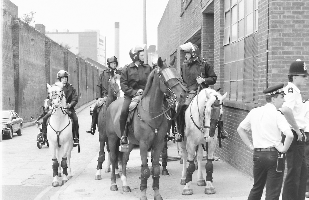 Wapping Dispute - Community police