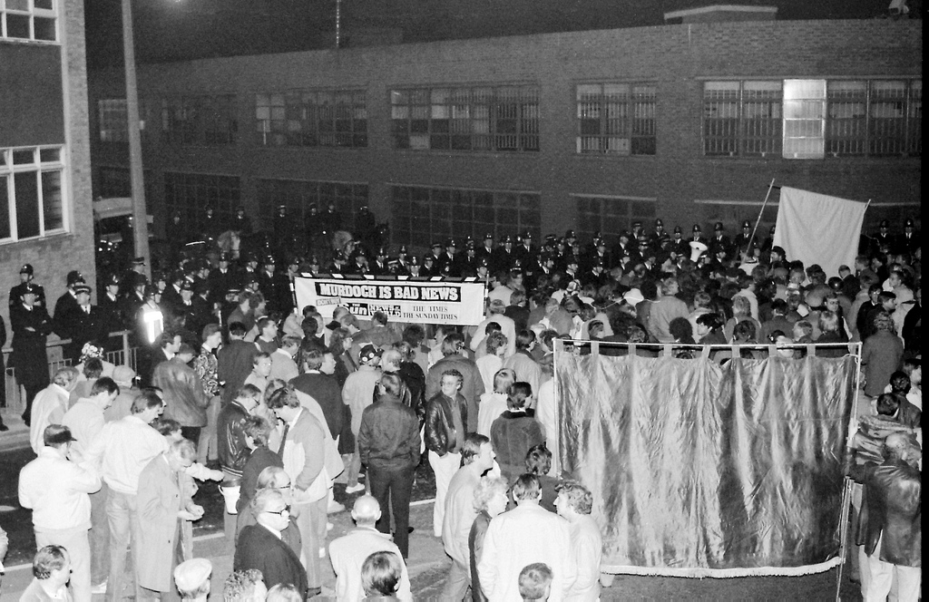 Wapping Dispute - Community protest