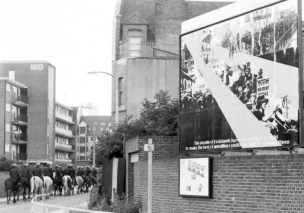 Wapping Dispute - Mounted Police in Wapping Lane